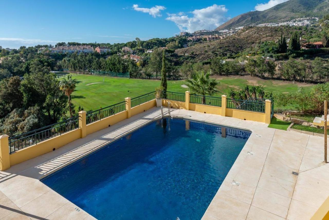 Fabulous Golf Front Apartment With Pool And Seaview Benalmádena Exterior photo
